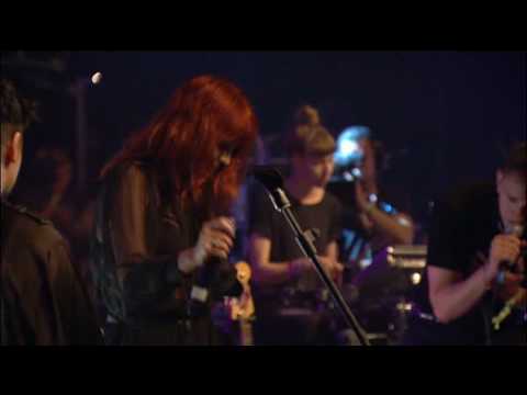 The XX - You Got the Love (feat. Florence Welch) (Live at Glastonbury 26-6-2010)
