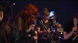 The XX - You Got the Love (feat. Florence Welch) (Live at Glastonbury 26-6-2010)