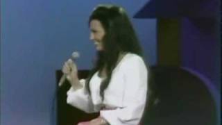 Loretta Lynn - Bargain Basement  Dress &amp; Before I&#39;m Over You