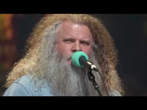 Jamey Johnson performing Lead Me Home
