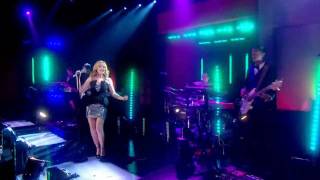 Kylie Minogue - Love At First Sight (Live at Friday Night With Jonathan Ross)