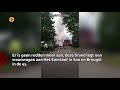 De woonwagen ging in vlammen op.