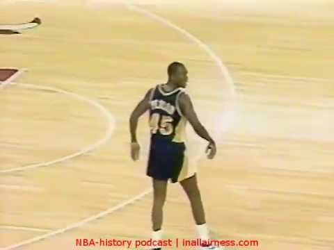 Pacers' Chuck Person kicks ball into crowd - ejected vs Bulls (1991)