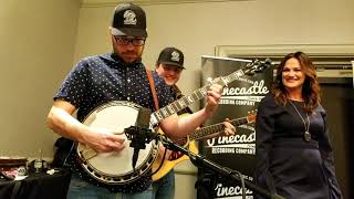 Back to the Barrooms / Alecia Nugent and Bradley Walker