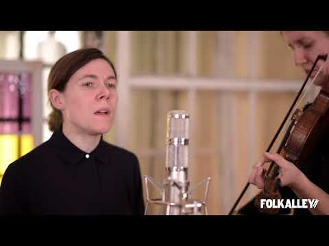 Folk Alley Sessions: Anna & Elizabeth - "Farewell to Erin"