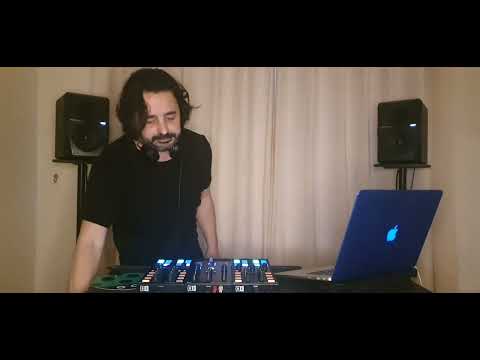 ALIN PRANDEA - Stuck in Leeds (UK) but traveling through music!  🎼🎧 🎼 2021