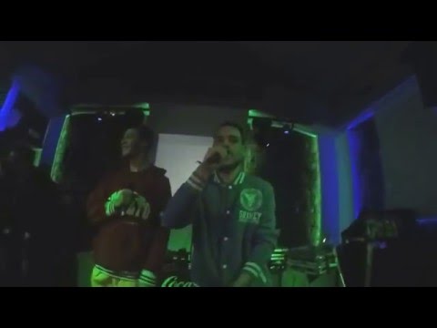 DIRECTO SALA KOQUÉ - MUSTONE & MONCHITO 203 (KILLUMINATIS)