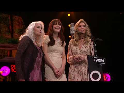 Molly Tuttle - Didn’t Leave Nobody But The Baby