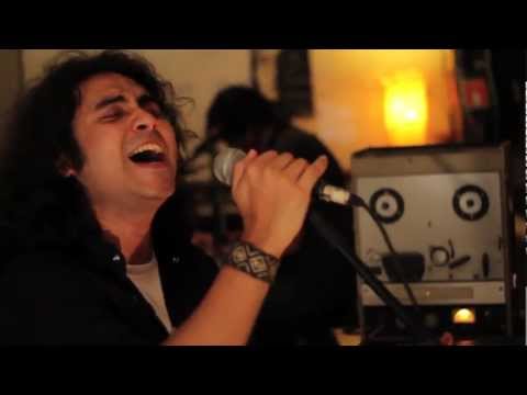 Los Porongas - Enquanto uns dormem