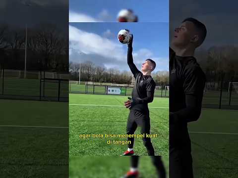 Gara-Gara Terlalu OP, 3 Peralatan Bola Ini Dilarang! #sepakbola #faktaunik #fifa