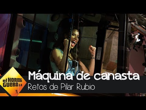 La precisión de Pilar Rubio para encestar con una excavadora - El Hormiguero 3.0