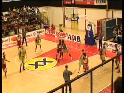 Matrixx vs Gaints Dutch basketball 2006-2007(Alhaji Mohammed Green team #11)