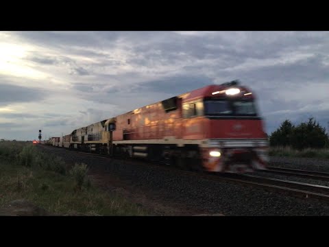 Pacific National 6PM6 freight with ￼NR18 (Gh) NR15 NR105 at Gheringhap bound for Melbourne 3/10/2022