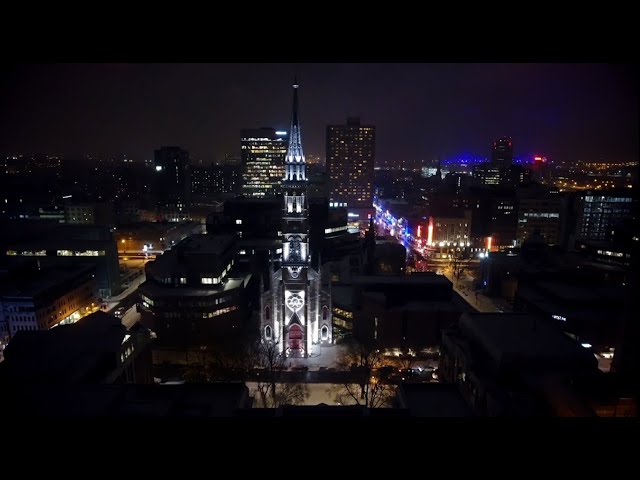 Le clocher Saint-Jacques illuminé