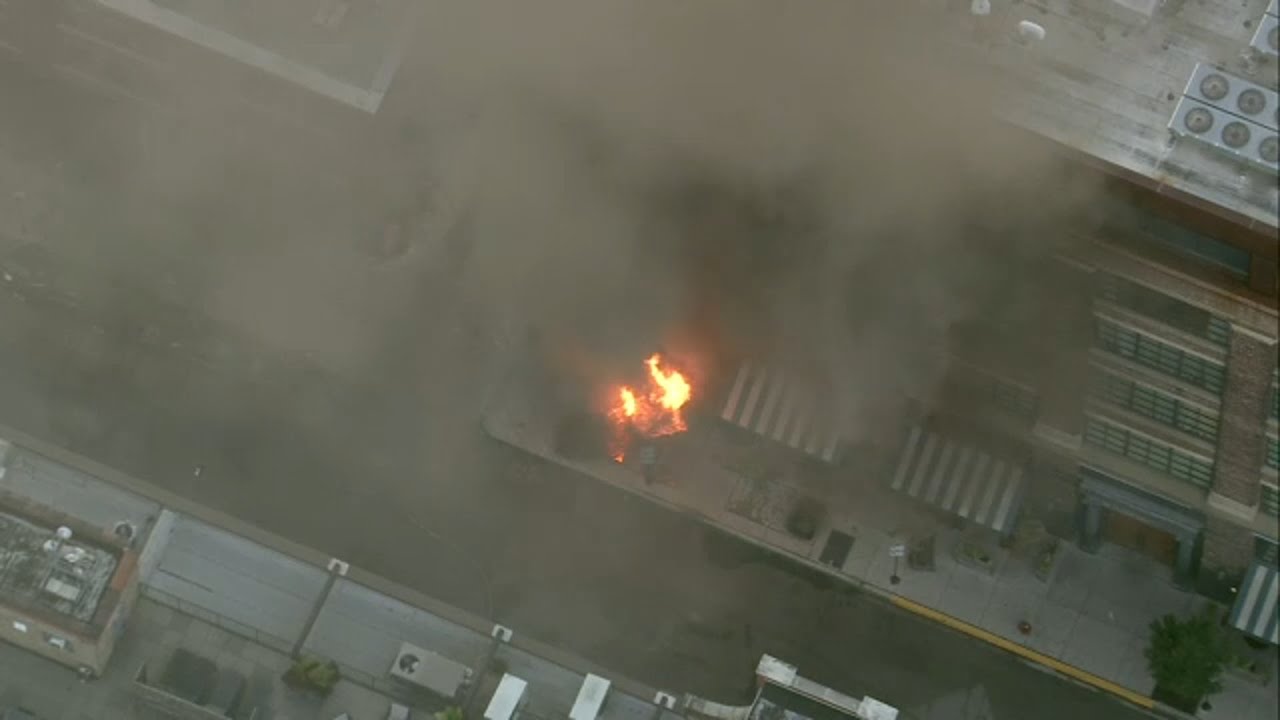 LIVE| CFD battling West Loop fire