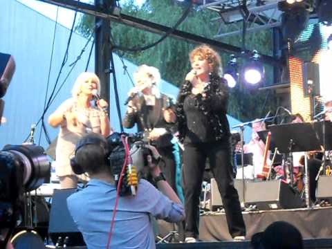 Hanson, Carson & Malmkvist - C'est La Vie (Live Stockholm Pride 4/8/2011)