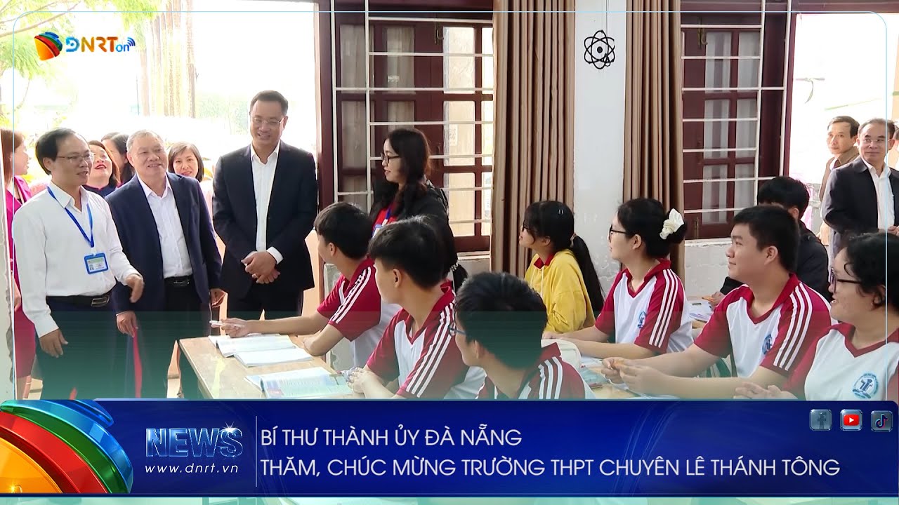 BÍ THƯ THÀNH ỦY THĂM, CHÚC MỪNG TRƯỜNG THPT CHUYÊN LÊ THÁNH TÔNG