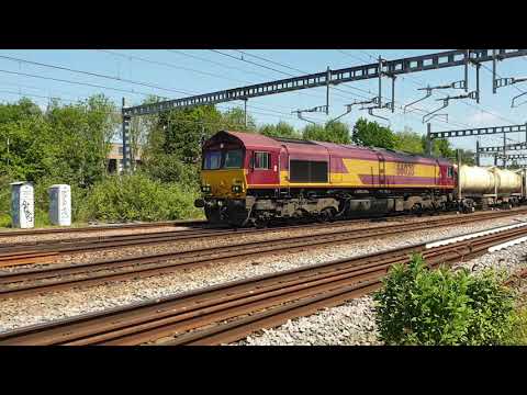 66028 passes through Swindon on 24th May 2023