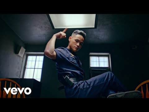 Kevin Leonardo - The Anatomy Of A Bitch (Official Music Video)