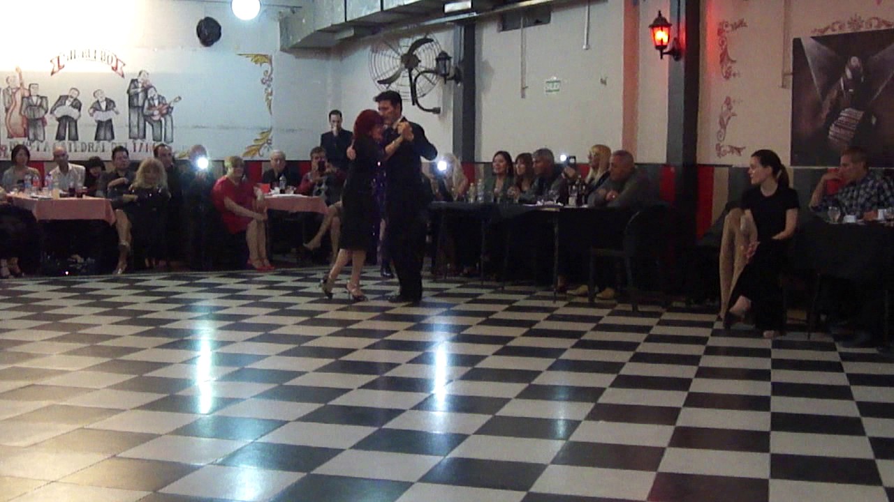 Sin Rumbo, bailan Ofelia Rosito y Carlos Rivarola