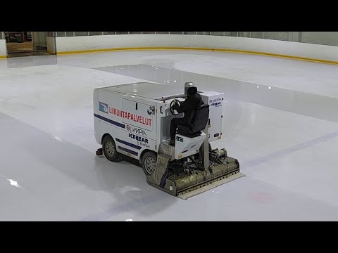 Jää-Ahmat Black Vs. Pelicans