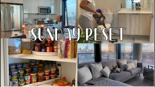 Sunday Reset, money candles🕯, clean with me 🧽, organizing my pantry, & cooking home made pot pie 😋🥧
