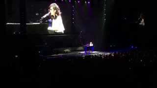 G.E.M. 鄧紫棋 - 多遠都要在一起 LONG DISTANCE @ X.X.X. LIVE