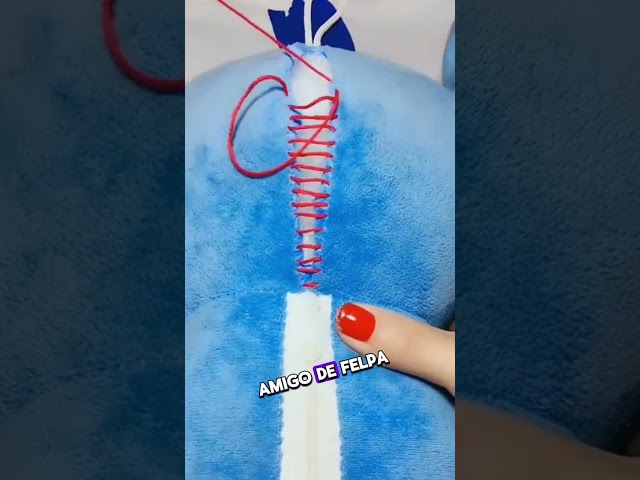 Vídeo relacionado con GALPADA Almohada Creativa de Peluche Forma de Pequeño Demonio, Cojín de Espalda de Felpa y Algodón PP Amigos, Adecuado para Biblioteca o Coche