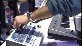 Video thumbnail for Roland SH-32 Promo Vid 2002 by Perfect Circuit