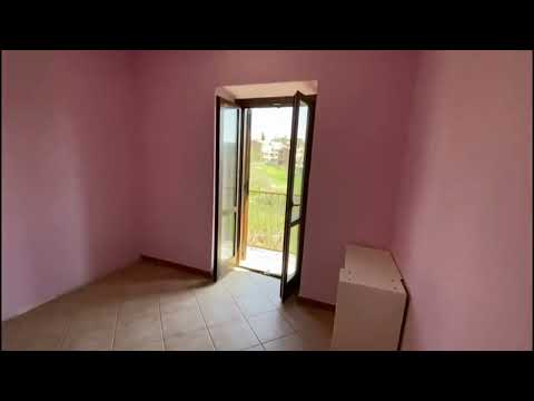 TORRICELLA IN SABINA (RI): appartamento con balcone