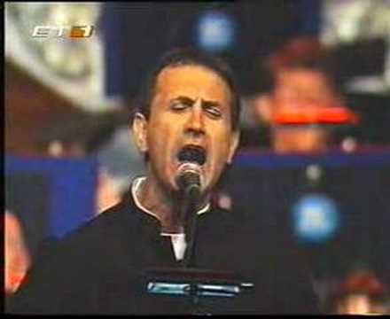 Dalaras - S' agapo giati ise orea (live, 2001)