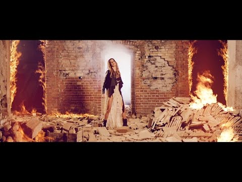 Ελένη Χατζίδου - Τώρα Μπορώ | Eleni Xatzidou - Tora Mporo - Official Video Clip
