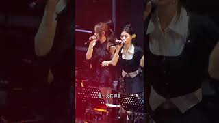 Download lagu 徐良演唱会上和声小姐姐太美！《抽离》4K 直拍瞬間破防🥺 #徐良 #徐良演唱 #抽离 mp3
