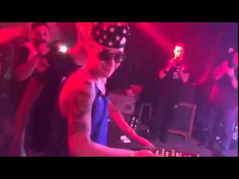 Mc gui tocando MPC rs