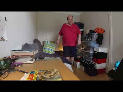 MongoTV_6236 - Kigger På Flyttekasser i Forstue Stået 7 År - Del 130 - Flytter 2 Små Bord