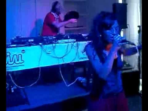 Dj Frantik & Lady Emz @ Niu, FamilyStep (Apr-25-10).mp4