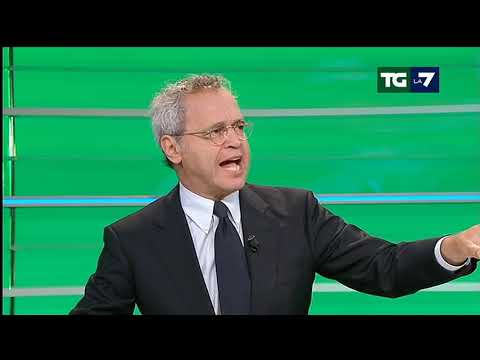 Voto Catalogna, Mentana riprende l'inviato Paolo Celata: 'Sta rimorchiando'