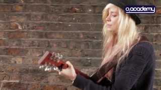 Nina Nesbitt - &#39;The Apple Tree&#39; live acoustic session
