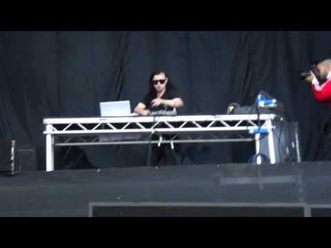 CREAMFIELDS 2011- Skrillex "True Gangsta"