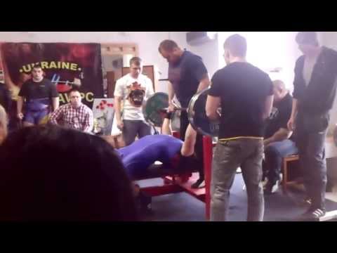 Погас Максим(111кг) жим без майки 220кг