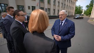 Лукашенко: Сколько можно помогать? Они ВИСЯТ на плечах государства! // Совещание на Беларусьфильме