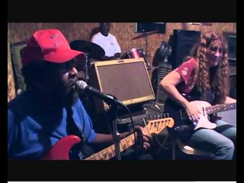 Willie King at Bettie's Place