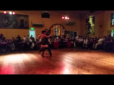 Pocas Palabras - Jonathan Saavedra y Clarisa Aragón en Soho Tango