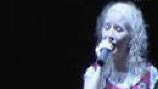 Music video thumbnail preview for Värttinä - Liigua by Värttinä