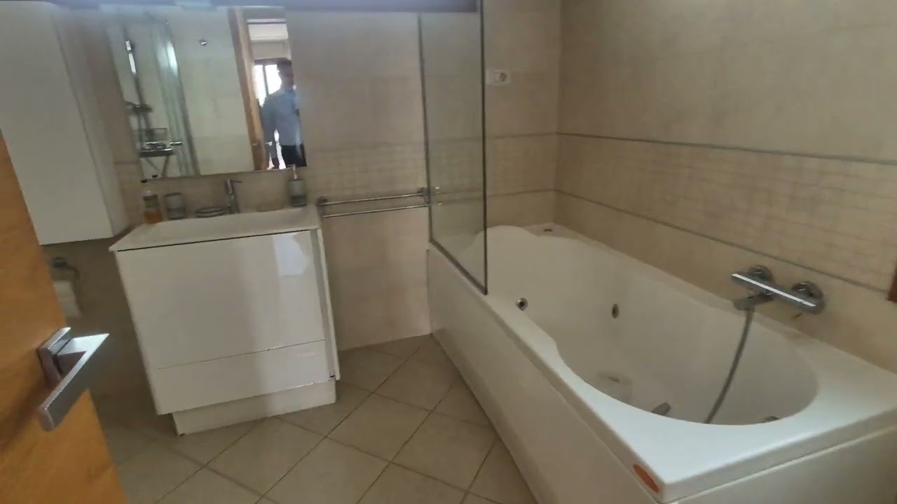 Tur video Vila 5 Camere Voluntari