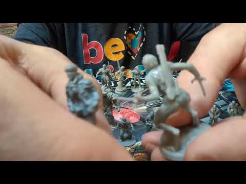Miniatures compared with This War of Mine