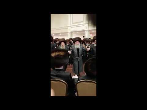 Bobover Rebbe Attends Wedding Of R' Moshe Twerski's Son In Monsey - Cheshvan 5782