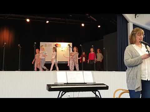 Lilla Musikalgruppen, åk.1-2, , framför musikalen "Den Goda Ledaren"