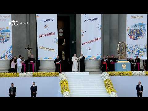 Rencontre avec la population napolitaine sur la Piazza del Plebiscito