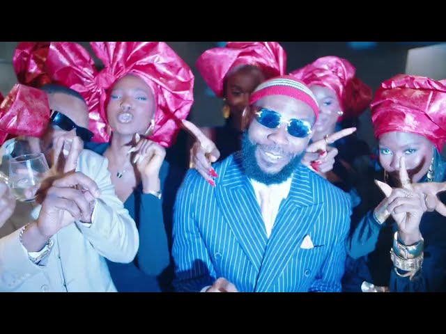 Video zu 'Easy With Me' ansehen Video zu 'Easy With Me' ansehen